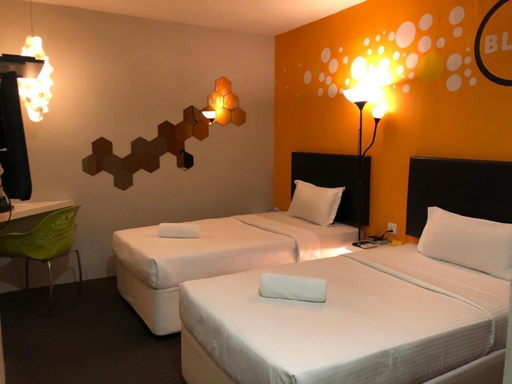 Hotel Zamburger Bliss Джохор-Бару Экстерьер фото